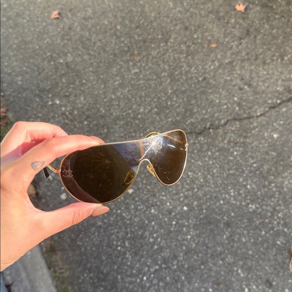 Chanel crystal CC shield sunglasses - Picture 10 of 13